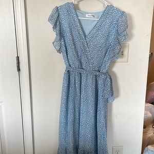 Super cute and lightweight dress!